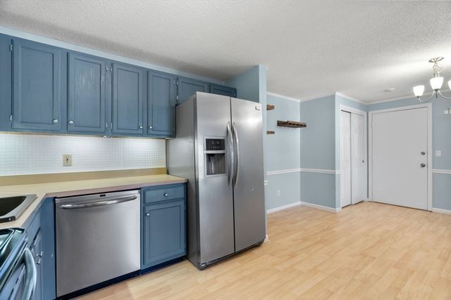 46 Randolph Dr 46, Tewksbury, MA 01876