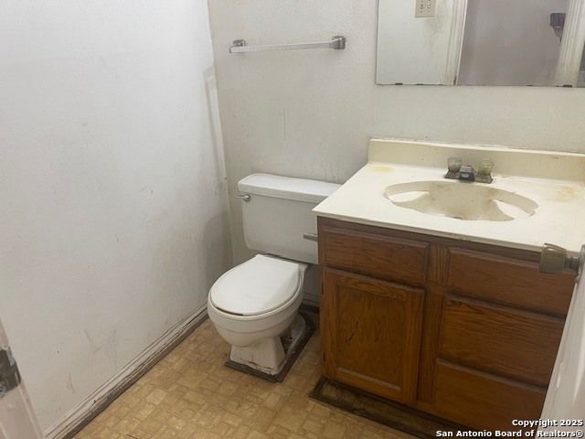 8008 Wayword, San Antonio, TX 78244