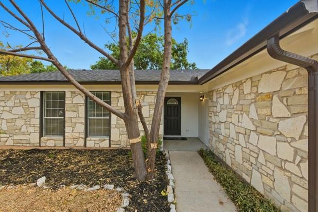 300 Twin Oak TRL, Cedar Park, TX 78613