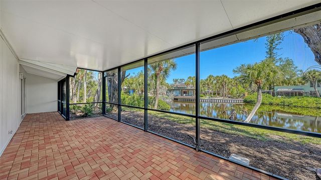 239 HOURGLASS WAY V7, Sarasota, FL 34242