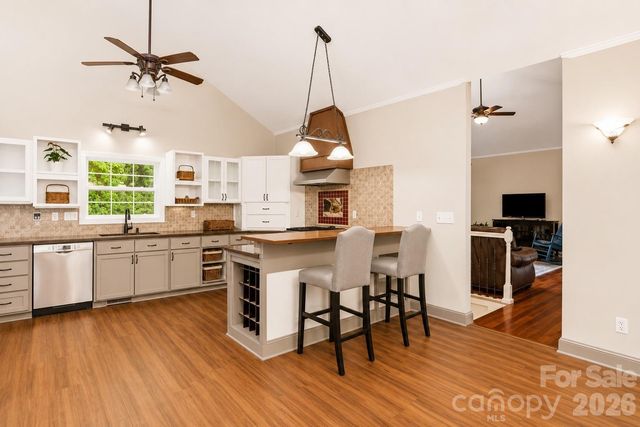 60 Hawks Pointe Lane, Weaverville, NC 28787