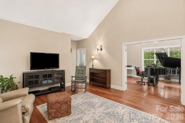 60 Hawks Pointe Lane, Weaverville, NC 28787