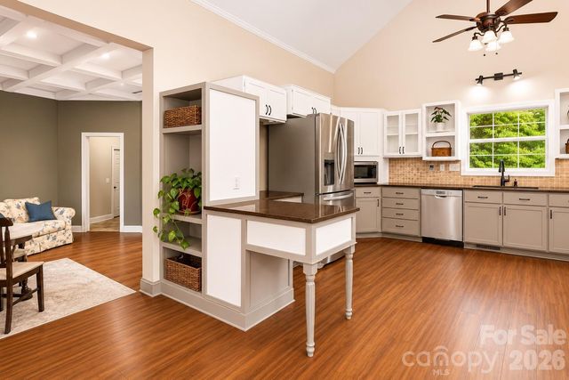 60 Hawks Pointe Lane, Weaverville, NC 28787