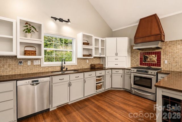 60 Hawks Pointe Lane, Weaverville, NC 28787