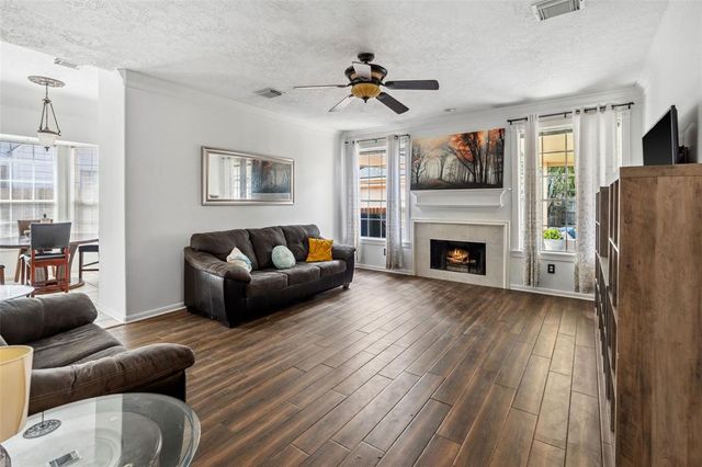 2112 Shadow Bay Circle, League City, TX 77573