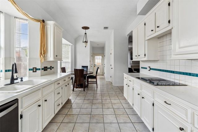 2112 Shadow Bay Circle, League City, TX 77573