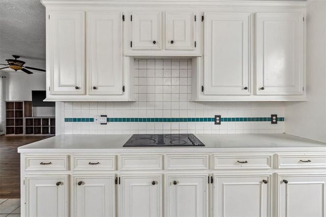 2112 Shadow Bay Circle, League City, TX 77573