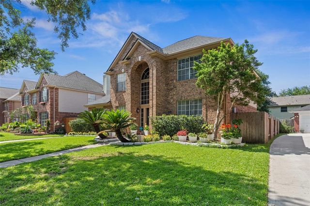2112 Shadow Bay Circle, League City, TX 77573