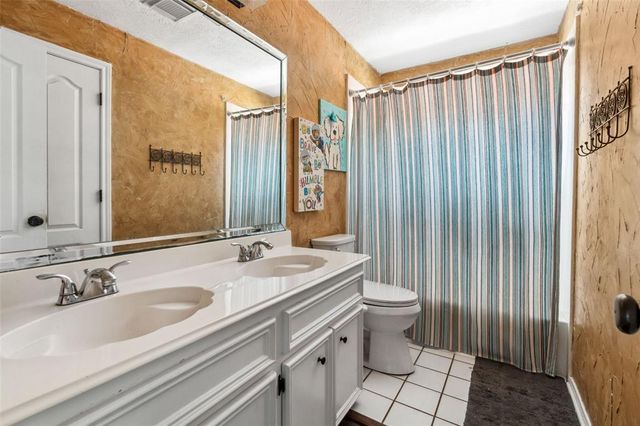 2112 Shadow Bay Circle, League City, TX 77573