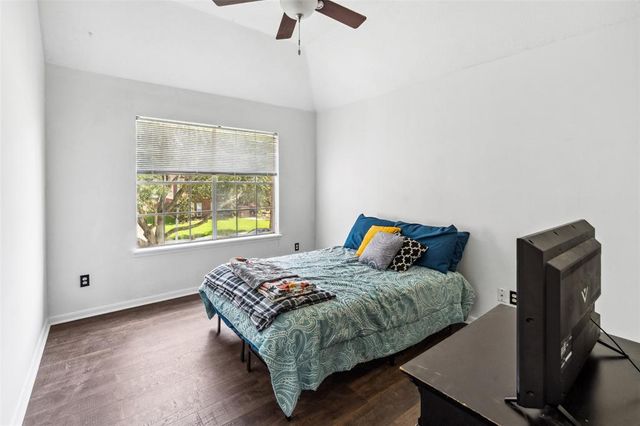 2112 Shadow Bay Circle, League City, TX 77573