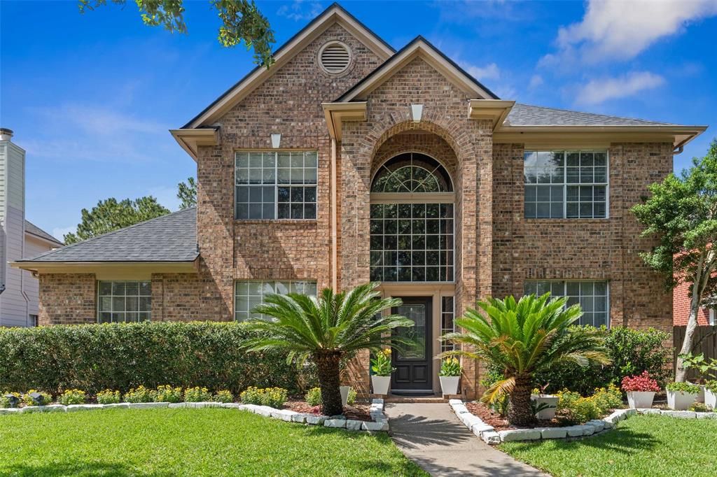 2112 Shadow Bay Circle, League City, TX 77573