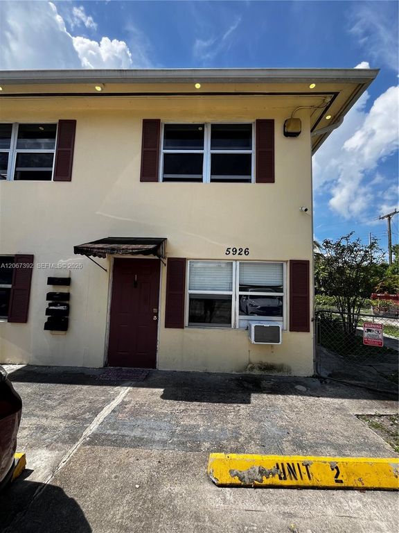 5926 Wiley Street 1, Hollywood, FL 33023