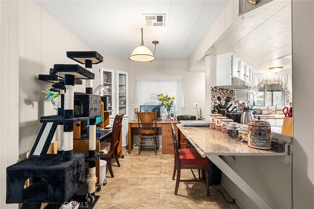 3850 Atlantic 247, Highland, CA 92346