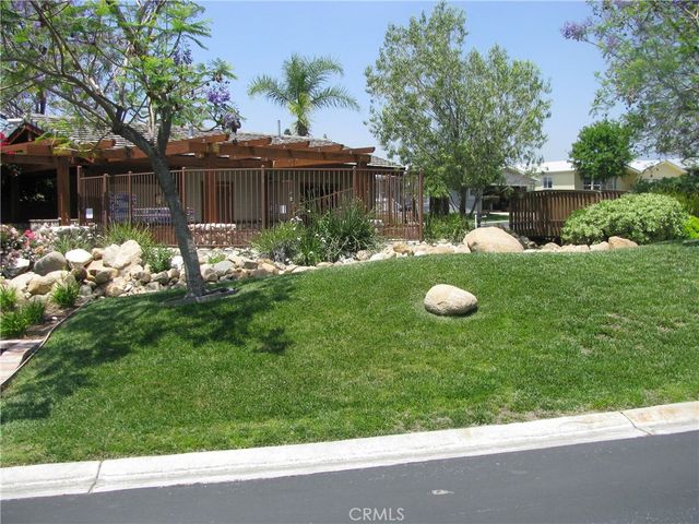 3850 Atlantic 247, Highland, CA 92346