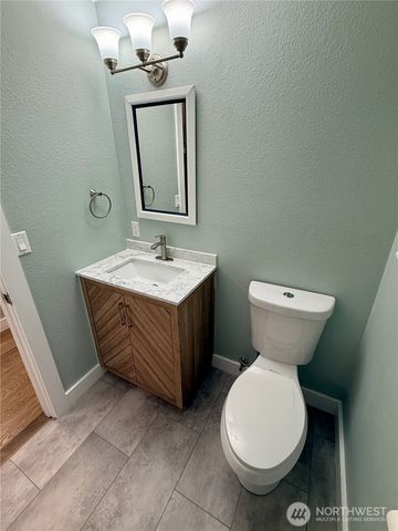 31719 41st Avenue E, Eatonville, WA 98328