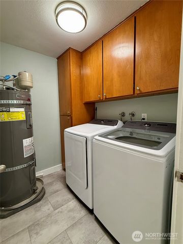 31719 41st Avenue E, Eatonville, WA 98328