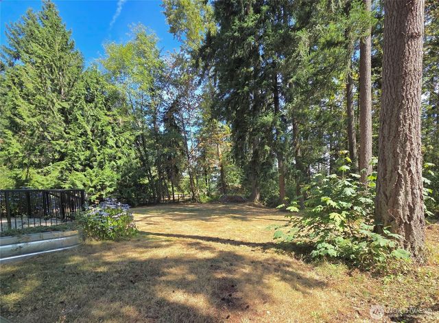 31719 41st Avenue E, Eatonville, WA 98328