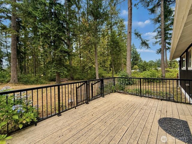 31719 41st Avenue E, Eatonville, WA 98328