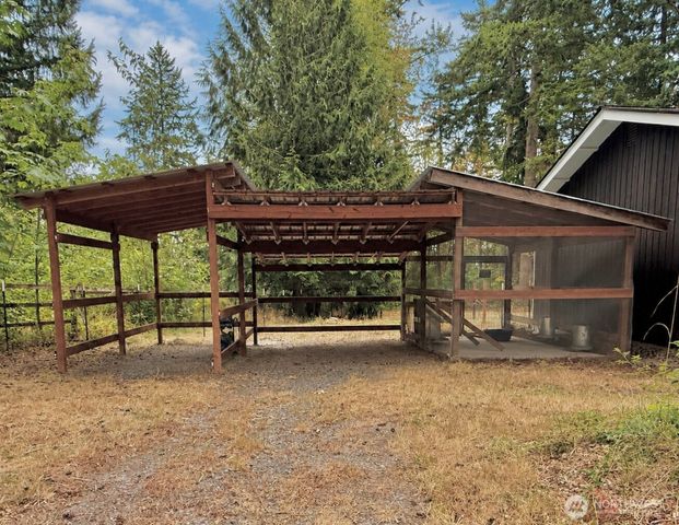 31719 41st Avenue E, Eatonville, WA 98328