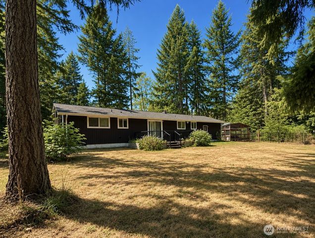 31719 41st Avenue E, Eatonville, WA 98328