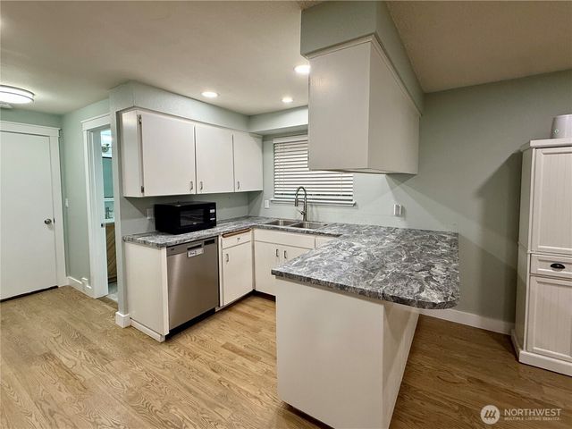 31719 41st Avenue E, Eatonville, WA 98328