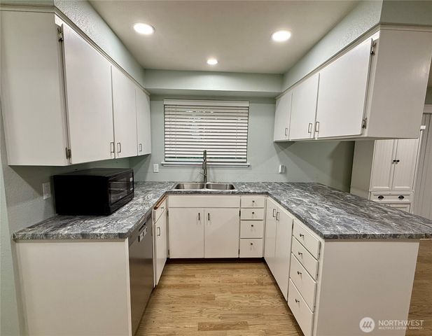 31719 41st Avenue E, Eatonville, WA 98328