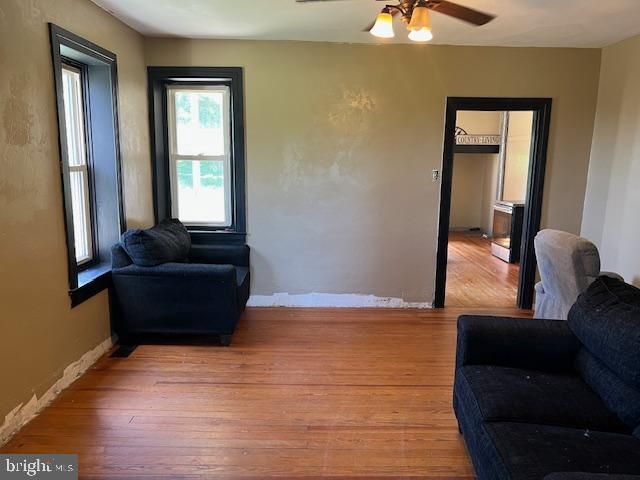 5002 PICKING RD, Hellam, PA 17406