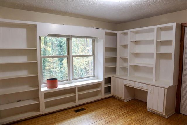 618 Old Doss Drive, Canton, GA 30115