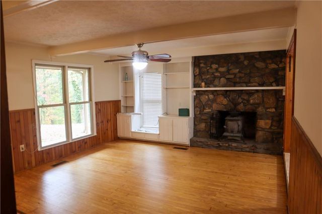 618 Old Doss Drive, Canton, GA 30115