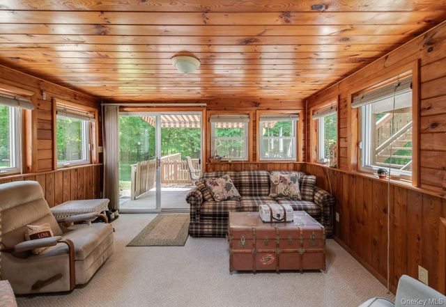 956 Pumpkin Lane, Clinton Corners, NY 12514