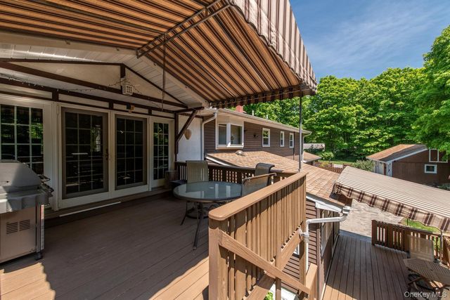 956 Pumpkin Lane, Clinton Corners, NY 12514
