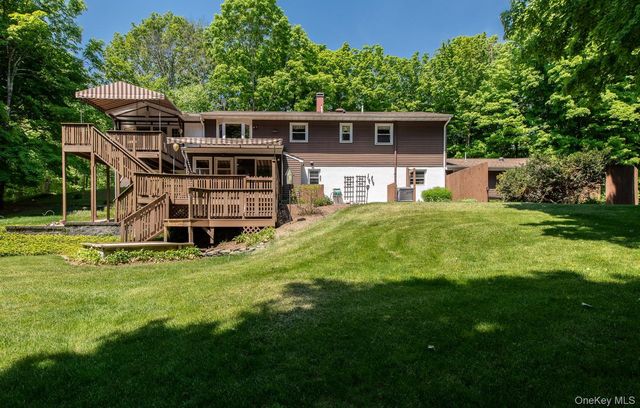 956 Pumpkin Lane, Clinton Corners, NY 12514