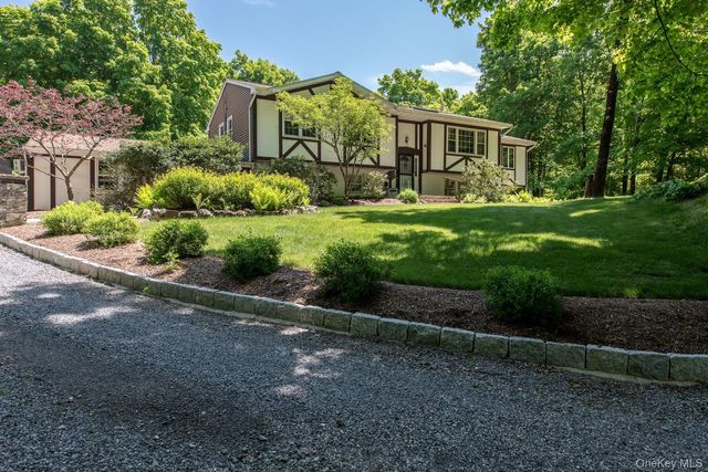 956 Pumpkin Lane, Clinton Corners, NY 12514