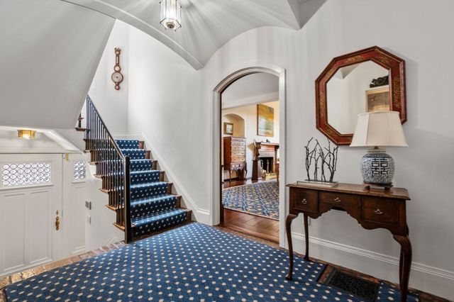 1 West Hill Place, Boston, MA 02114