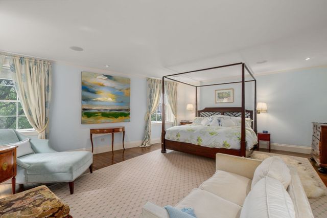 1 West Hill Place, Boston, MA 02114