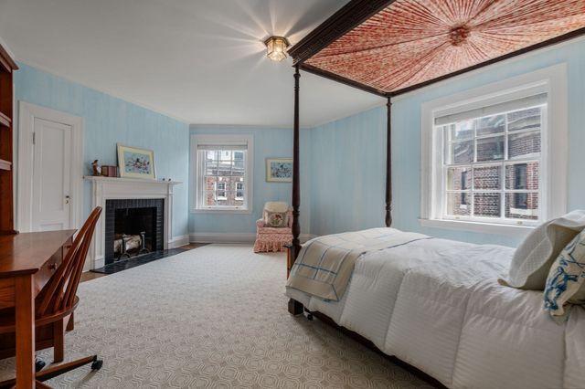 1 West Hill Place, Boston, MA 02114