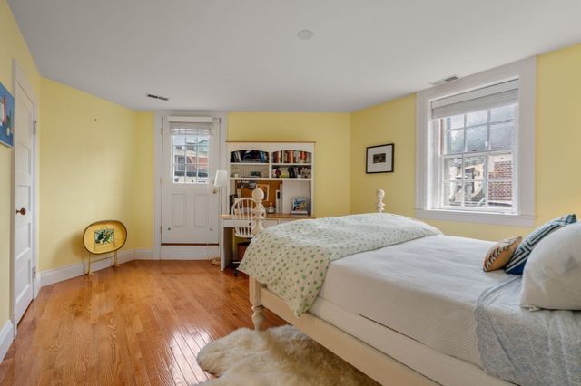 1 West Hill Place, Boston, MA 02114