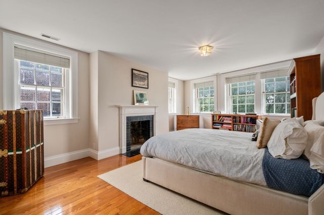 1 West Hill Place, Boston, MA 02114