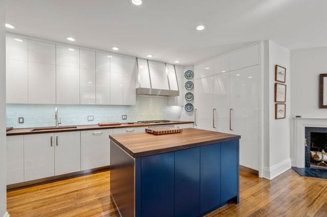 1 West Hill Place, Boston, MA 02114