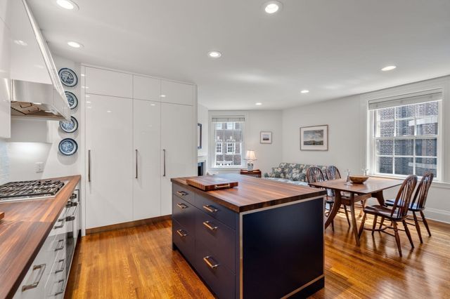 1 West Hill Place, Boston, MA 02114