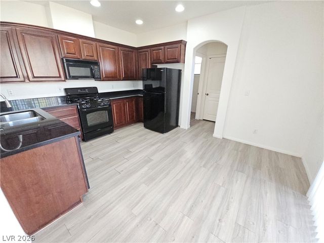 584 Bayo Canyon Court, Henderson, NV 89015