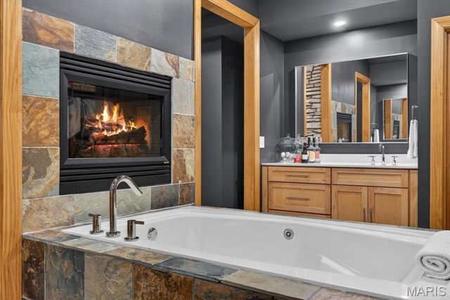 3817 Indian Ridge Lane, Defiance, MO 63341