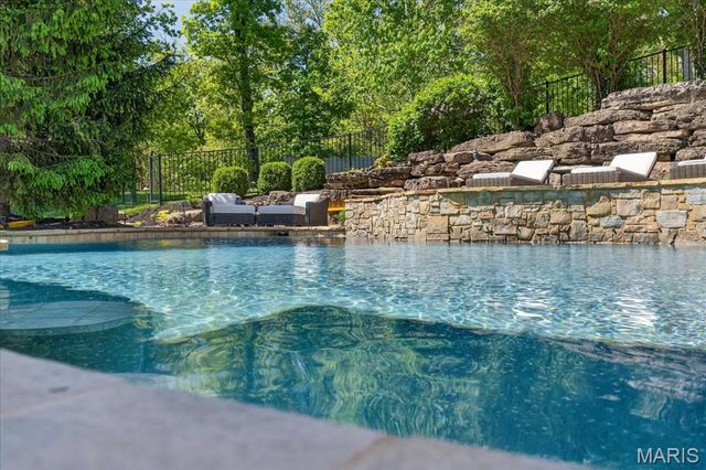 3817 Indian Ridge Lane, Defiance, MO 63341