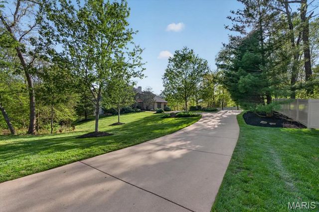 3817 Indian Ridge Lane, Defiance, MO 63341
