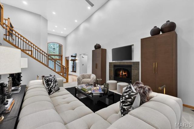 3817 Indian Ridge Lane, Defiance, MO 63341