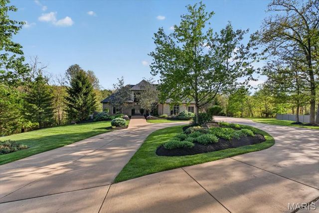 3817 Indian Ridge Lane, Defiance, MO 63341