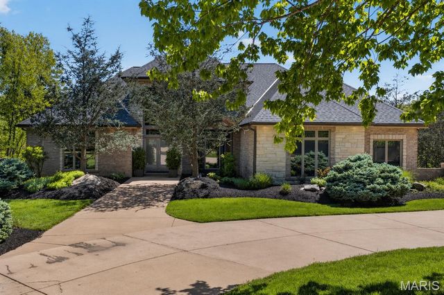 3817 Indian Ridge Lane, Defiance, MO 63341