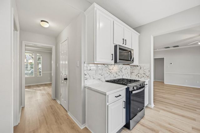 9323 Hudson Bend Circle, Houston, TX 77095