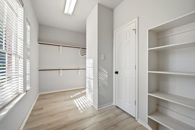 9323 Hudson Bend Circle, Houston, TX 77095