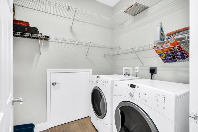 8122 Palm Gate Drive, Boynton Beach, FL 33436